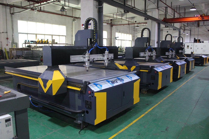 防雾PC镜片切割机定制 PA娱乐数控助力医护行业提高产能